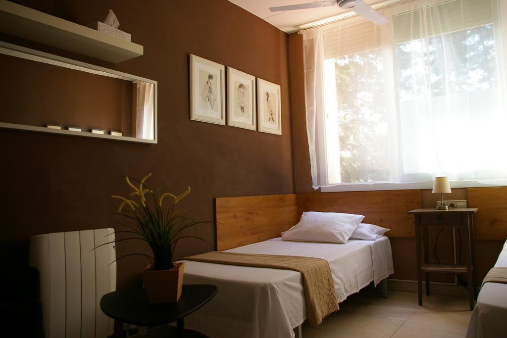 B&B Inés Sant Cugat del Vallès Habitación foto